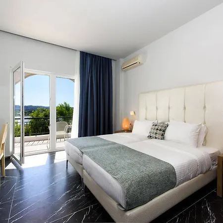 The Royal Grand 3* Perama (Corfu)